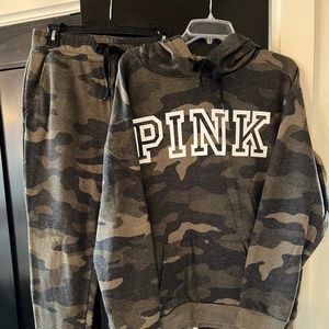 PINK CAMOUFLAGE SWEATSUIT SIZE M EXCELLENT CONDITION!!!